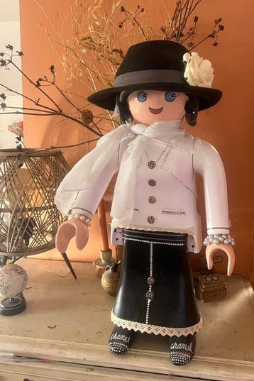 Artmony - sculptuur, Playmobil xxl Mademoiselle Chanel - 64