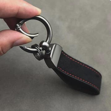 Suede Sleutelhanger met Audi S Line Embleem - Sportief en St, Verzenden, Nieuw