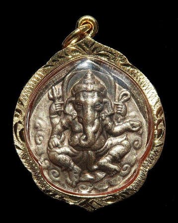 Heilige amulet van Ganesh en Vishvakarman – De twee