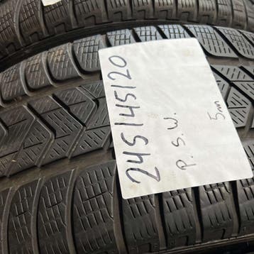 2 x Pirelli Scorpion Zero 245-45-20 Winterbanden 5mm, Band(en), Personenwagen, 20 inch, Gebruikt