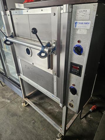 Online veiling: Pizzaoven LEIRA, Gebruikt, Ovens, Magnetrons en Steamers