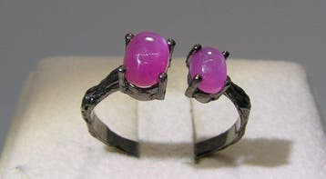 Robijn ring - Hoogte: 25.2 mm - Breedte: 21.3 mm- 2.6 g -