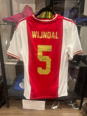 AFC Ajax - Nederlandse voetbal competitie - owen wijnd -, Nieuw