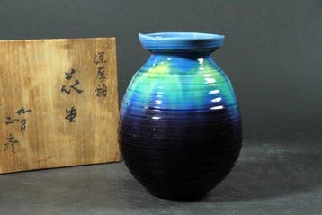 Vaas - Kutani-ware vaas door Tokuda Masahiko (), Vroege