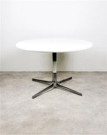 Arper Fred designtafel  aluminium poot met wit blad  (3x), 50 tot 100 cm, 50 tot 75 cm, Design, Rond