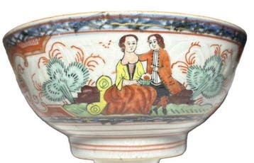 Kom - Chinese export porcelain bowl with European figures