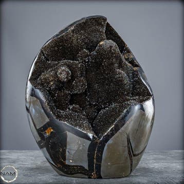 Zeer decoratieve septarian Druse, met calcietkristallen-