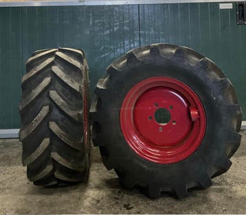 Bkt Agrimax RT657 320/65R16 117D met velg, Ophalen