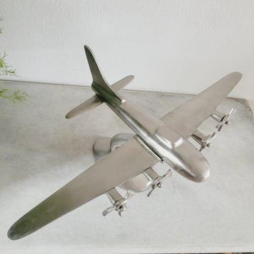 Modelvliegtuig - Groot Vliegtuig Model / Airplane Op Statief