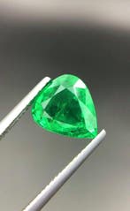 1 pcs Groen Smaragd - 3.76 ct - nternational Colored, Nieuw