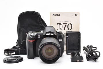 Nikon D70 [6,446 Shots] + AF-S DX NIKKOR 3.5-4.5/18-70mm G, Nieuw