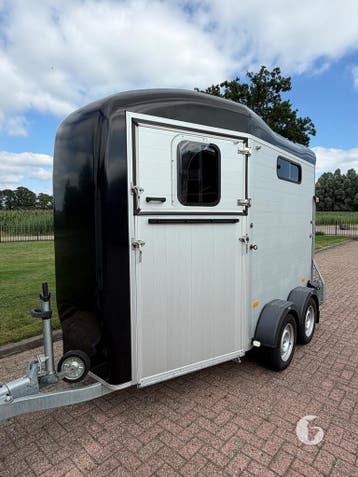Prachtige Nieuwstaat Cheval Touring 2-paards! 2022!, Ophalen, Zo goed als nieuw, Aluminium, 2-paards trailer