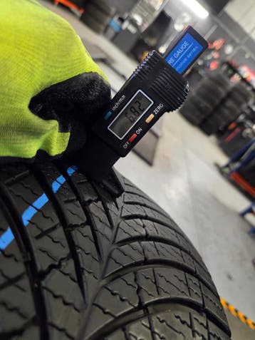 245/40/19 98Y GOODYEAR 4SEIZOENSBANDEN 6,9MM PROFIEL 2X, All Season, Band(en), Personenwagen, Ophalen
