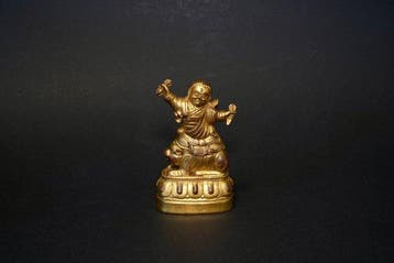 20e-eeuwse Chinese vergulde bronzen boeddhistische figuur
