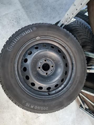 Winterset Renault Captur 1 – Continental 205/60 R16, Auto-onderdelen, Banden en Velgen, Ophalen, Gebruikt, 16 inch, Banden en Velgen