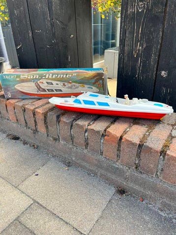 San Remo MS 735 – Vintage speelgoed speedboot met originele