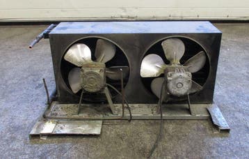 Condensor met 2 ventilatoren B68 x D32 x H29cm, Gebruikt