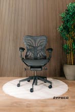 Herman Miller Mirra 2 Graphite - Refurbished - Als Nieuw, Verzenden, Zwart, Zo goed als nieuw, Bureaustoel
