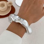 bangle armband zilver – kunststof, Sieraden, Tassen en Uiterlijk, Armbanden, Verzenden, Nieuw, Zilver, Kunststof of Plastic