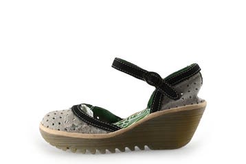 Fly London Sleehakken in maat 38 Zwart, Verzenden, Zwart, Zo goed als nieuw, Schoenen met hoge hakken