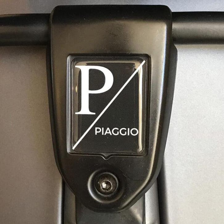 3D Piaggio Logo Sticker / Embleem voorscherm Sprint /, Fietsen en Brommers, Brommeronderdelen | Scooters, Ophalen of Verzenden