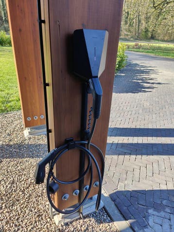 Laadpaal thuis of zakelijk geinstalleerd met ERE registratie, Nieuw, Laadpaal en Laadkabel