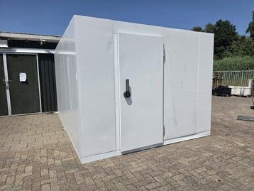 Vriescel 300 x 420 x 240 cm Licht beschadigd, Nieuw in verpakking, Koelen en Vriezen