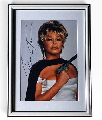 James Bond 007: GoldenEye - Tina Turner Signed Photo Framed, Nieuw