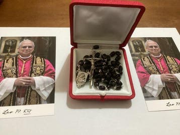 Paus Leo XIV - Rozenkrans bij de privé-audientie - Gezegend