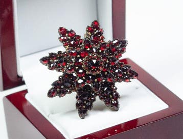 Zonder minimumprijs - Broche - Tombak - Boheemse granaat -