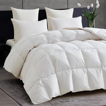 Donzen Dekbed 135x200 | Retourdeal 57% Korting, Nieuw, Ophalen of Verzenden, Deken of Dekbed, Overige kleuren