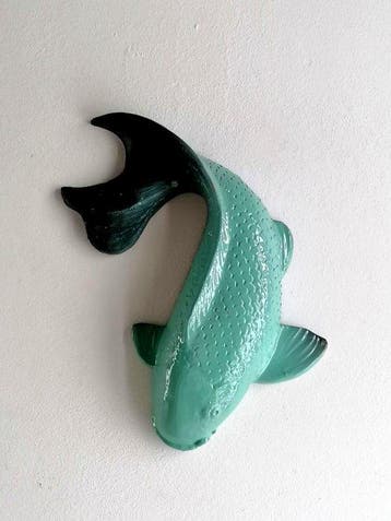 Vanessa Bonino - sculptuur, Koi carp - 37 cm - Majolica -