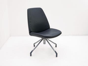 Fauteuil - zwart (kunst)leder met alu onderstel, Auto-onderdelen, Ophalen of Verzenden, Gebruikt