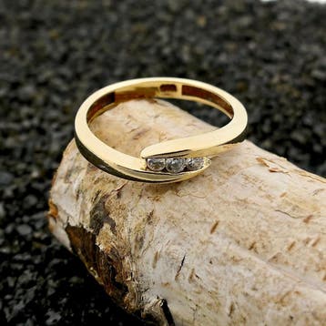 Gouden ring met zirconia; 14 karaat; ringmaat 17,25, Sieraden, Tassen en Uiterlijk, Gebruikt, Ophalen of Verzenden, 17 tot 18