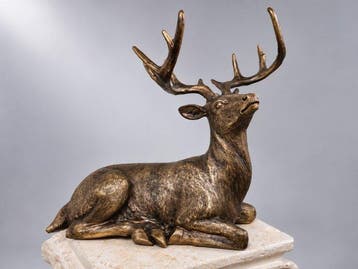 Beeld, hert liggende - 36 cm - polyresin