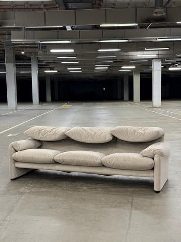 Cassina Maralunga 3-zits| Vintage | NIEUWSTAAT + Garantie, 250 tot 300 cm, Stof, Driepersoons, 75 tot 100 cm