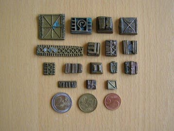 ZESTIEN GEOMETRISCHE GOUDGEWICHTEN 236 gram - Abrammuo -
