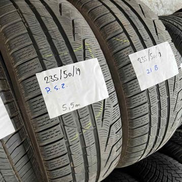2 x Pirelli 235-50-19 Winterbanden 5,5mm, 19 inch, Gebruikt, 235 mm, Band(en)