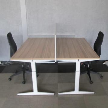 (MDK-104303) Ahrend Mehes bureau met nieuw blad 160 x 80 cm, Ophalen of Verzenden, In hoogte verstelbaar, Gebruikt