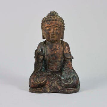 Seated Buddha – Ming style gilt bronze – China – 18th–19th
