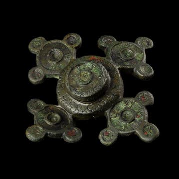 Oud-Romeins emailleversierde kruisvormige broche - grote