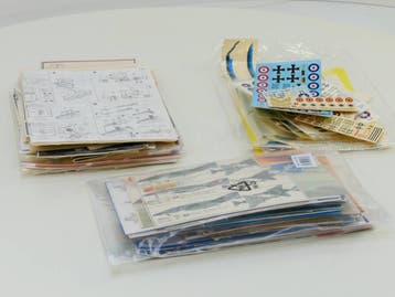 Assortiment decals en documentatie voor..., Ophalen of Verzenden, Gebruikt, Overige merken