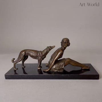 Beeld, Exclusief bronzen sculptuur (29 cm) van vrouw met, Antiek en Kunst