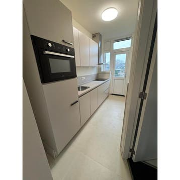 Kamer te huur aan Dorpsweg in Rotterdam - Zuid-Holland, Huizen en Kamers, Minder dan 20 m², Rotterdam
