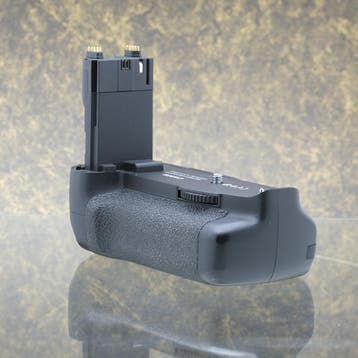 Canon Batterijgrip BG-E7 - Tweedehands, Ophalen of Verzenden, Zo goed als nieuw