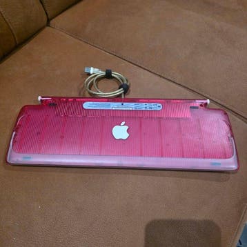 Apple Vintage USB Keyboard (M2452) – Strawberry – US QWERTY, Nieuw