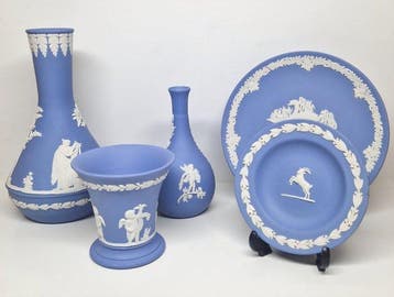 Wedgwood - Vaas (5) - Blue Basalt - Jasperware - Jasperware, Antiek en Kunst