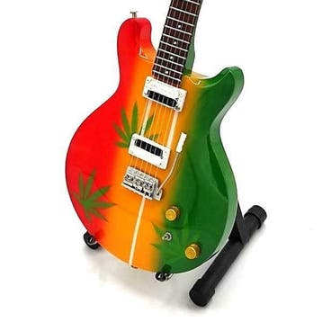 Miniatuur replica Rasta gitaar - Bob Marley, Ophalen of Verzenden, Nieuw, Pop, Beeldje of Miniatuur