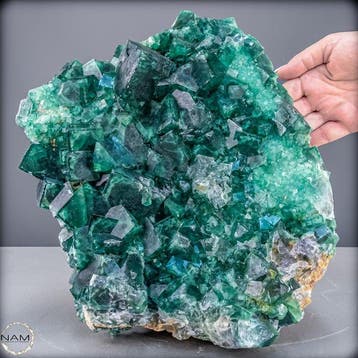 Natuurlijke fluoriet-kristalclusters uit Madagaskar. Van de