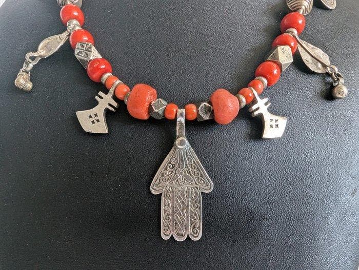 Zilver, Koraal, glas - Halsketting - Berberse Marokko, Antiek en Kunst, Kunst | Niet-Westerse kunst